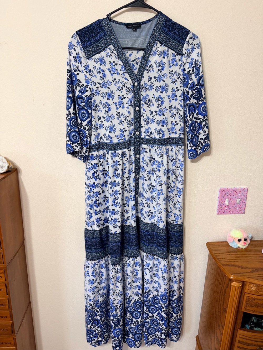 Aly Daly button maxi dress size Large